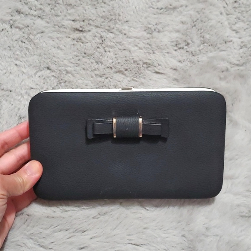black bow leather wallet